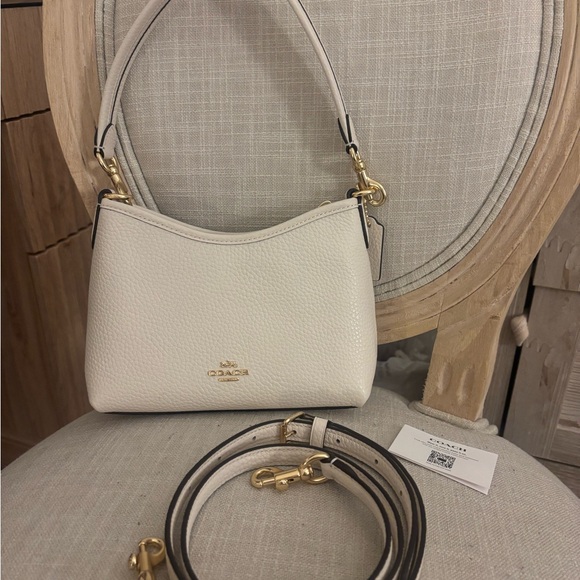 Coach White Leather Shoulder Bag with Gold Hardware - Picture 5 of 9